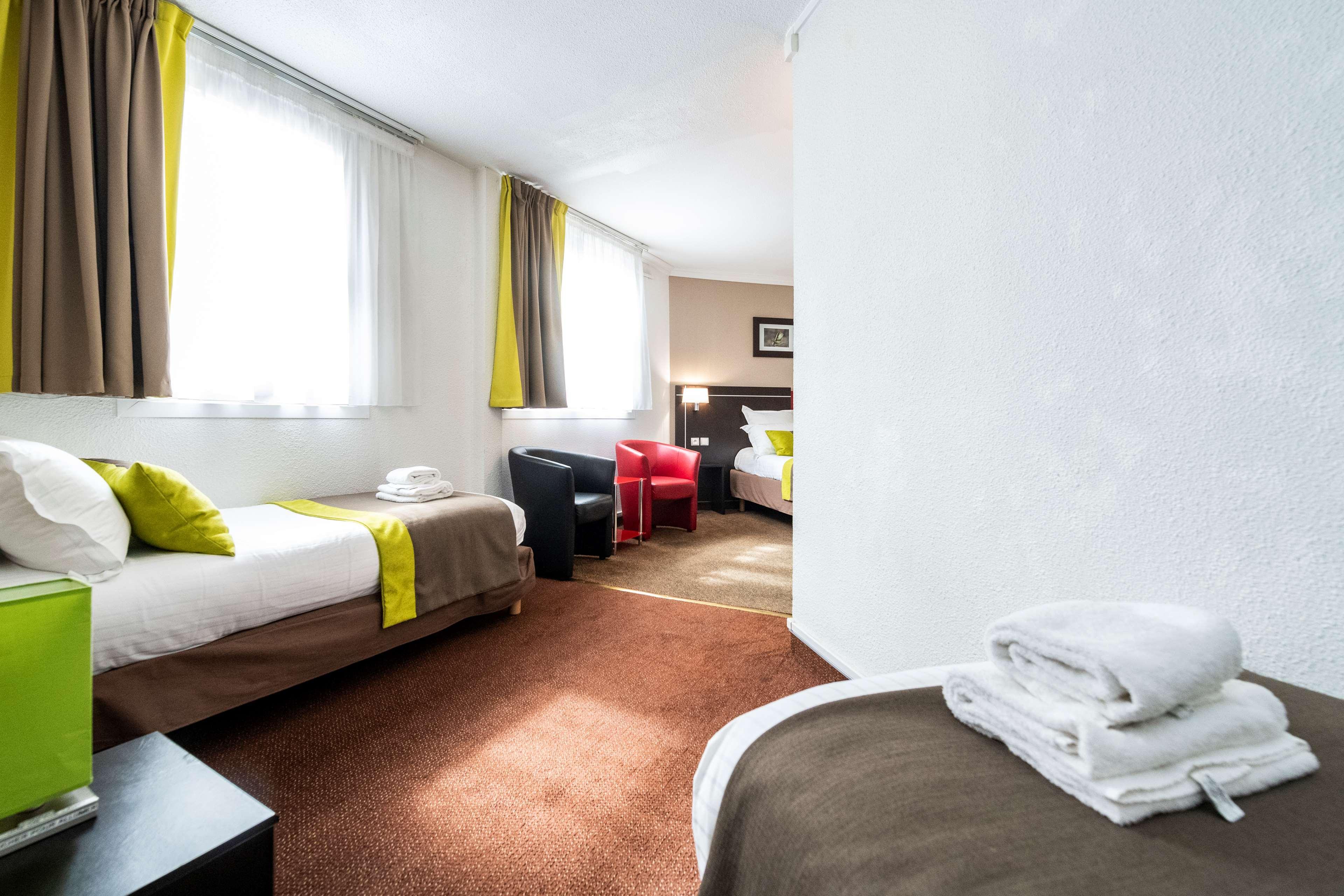 Campanile Reims Centre - Cathedrale Hotel Екстериор снимка