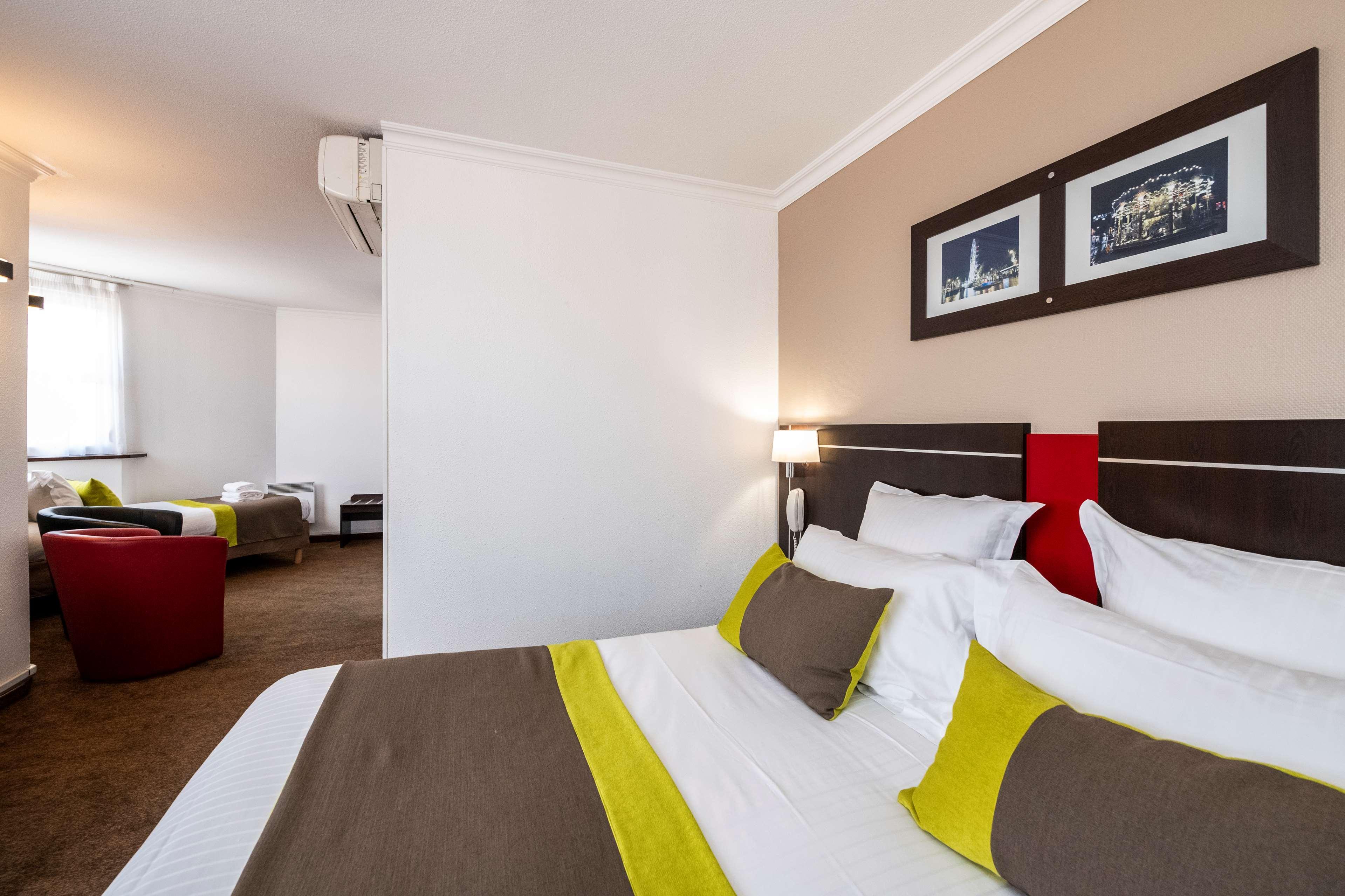 Campanile Reims Centre - Cathedrale Hotel Екстериор снимка