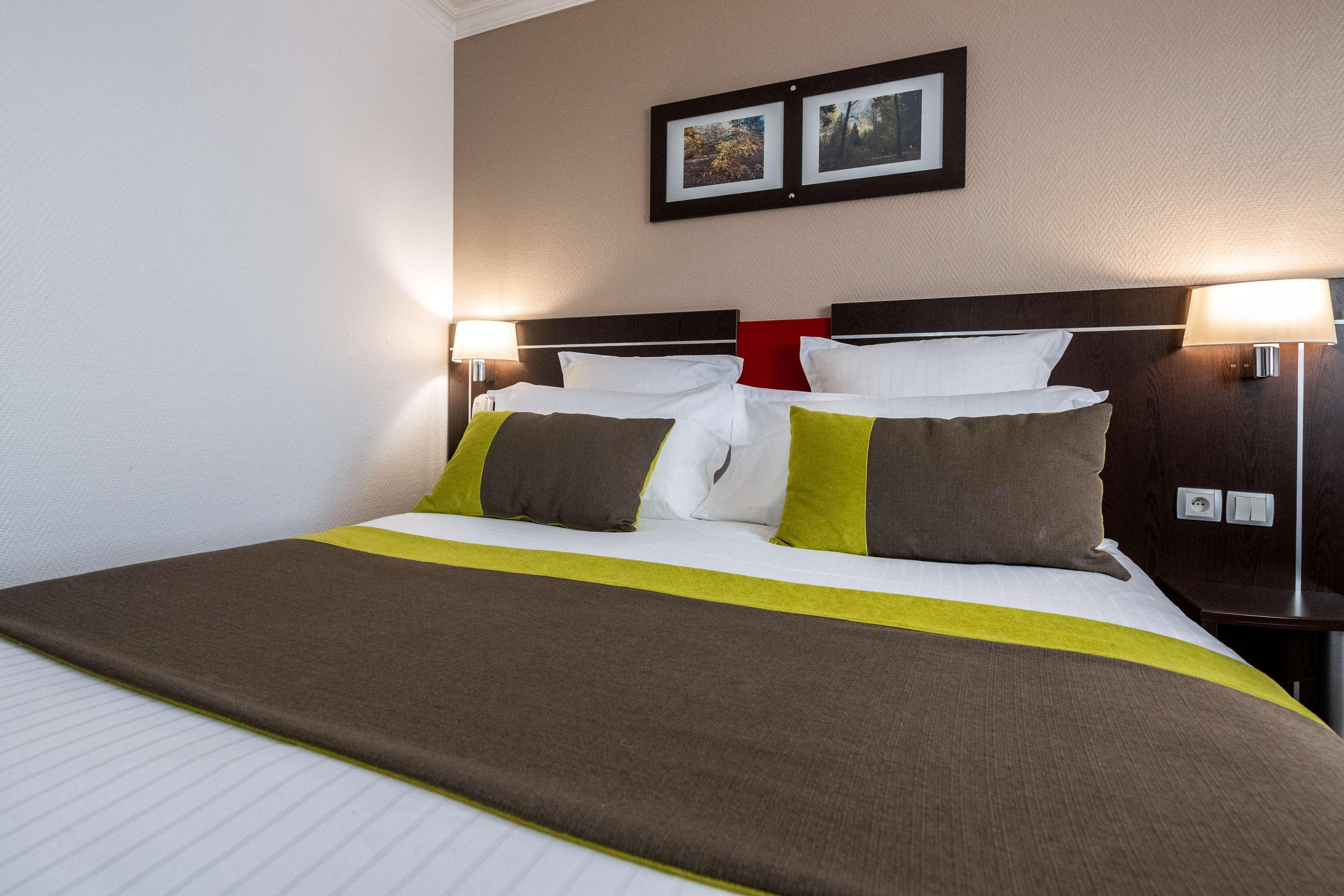 Campanile Reims Centre - Cathedrale Hotel Екстериор снимка