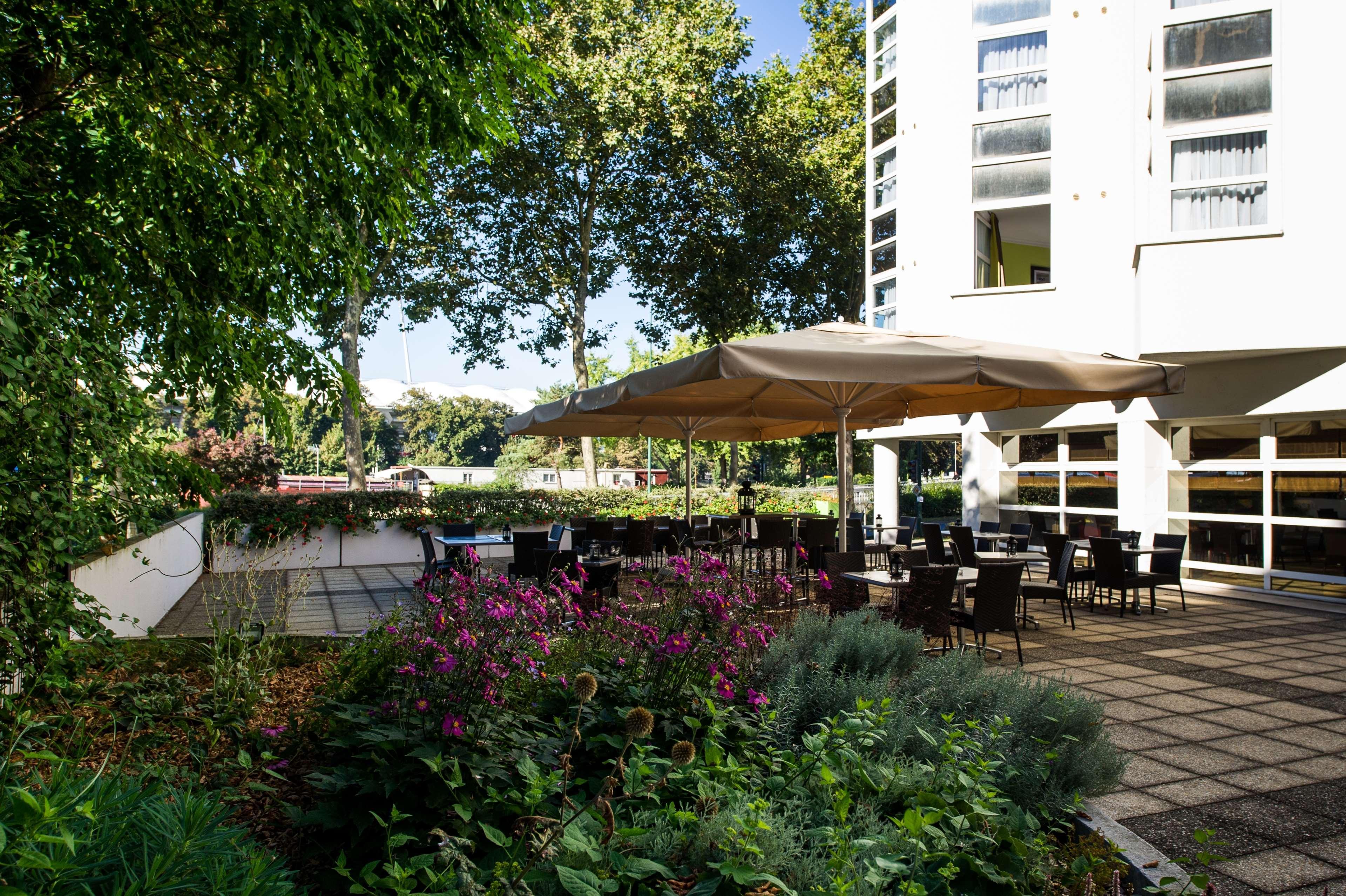 Campanile Reims Centre - Cathedrale Hotel Екстериор снимка