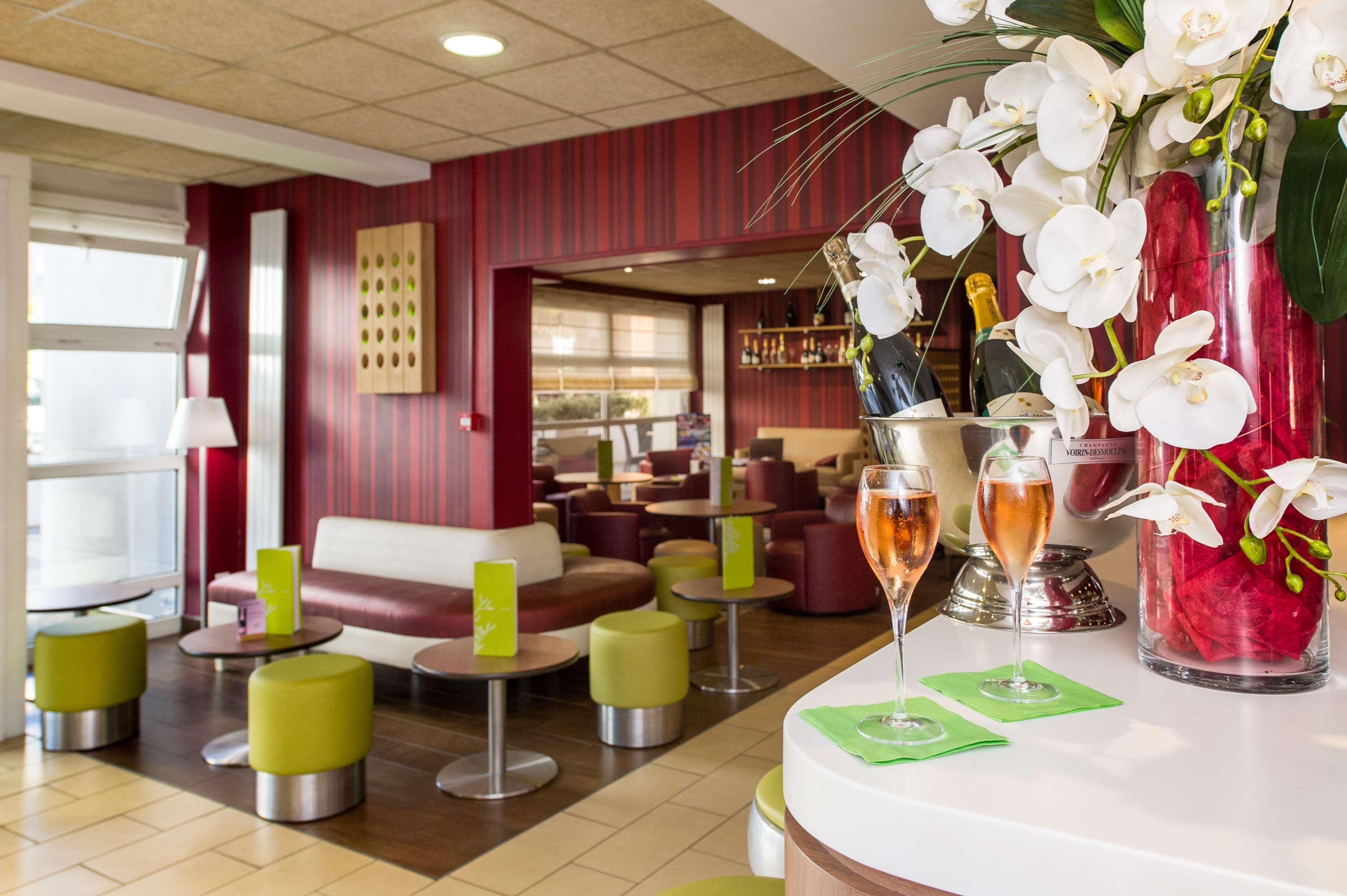 Campanile Reims Centre - Cathedrale Hotel Екстериор снимка