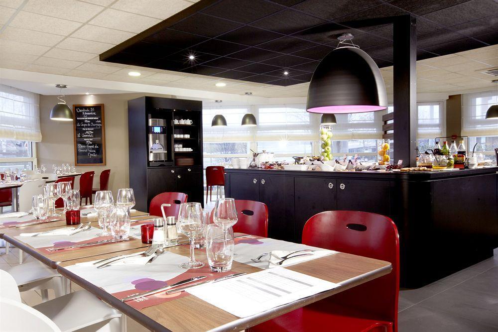 Campanile Reims Centre - Cathedrale Hotel Екстериор снимка