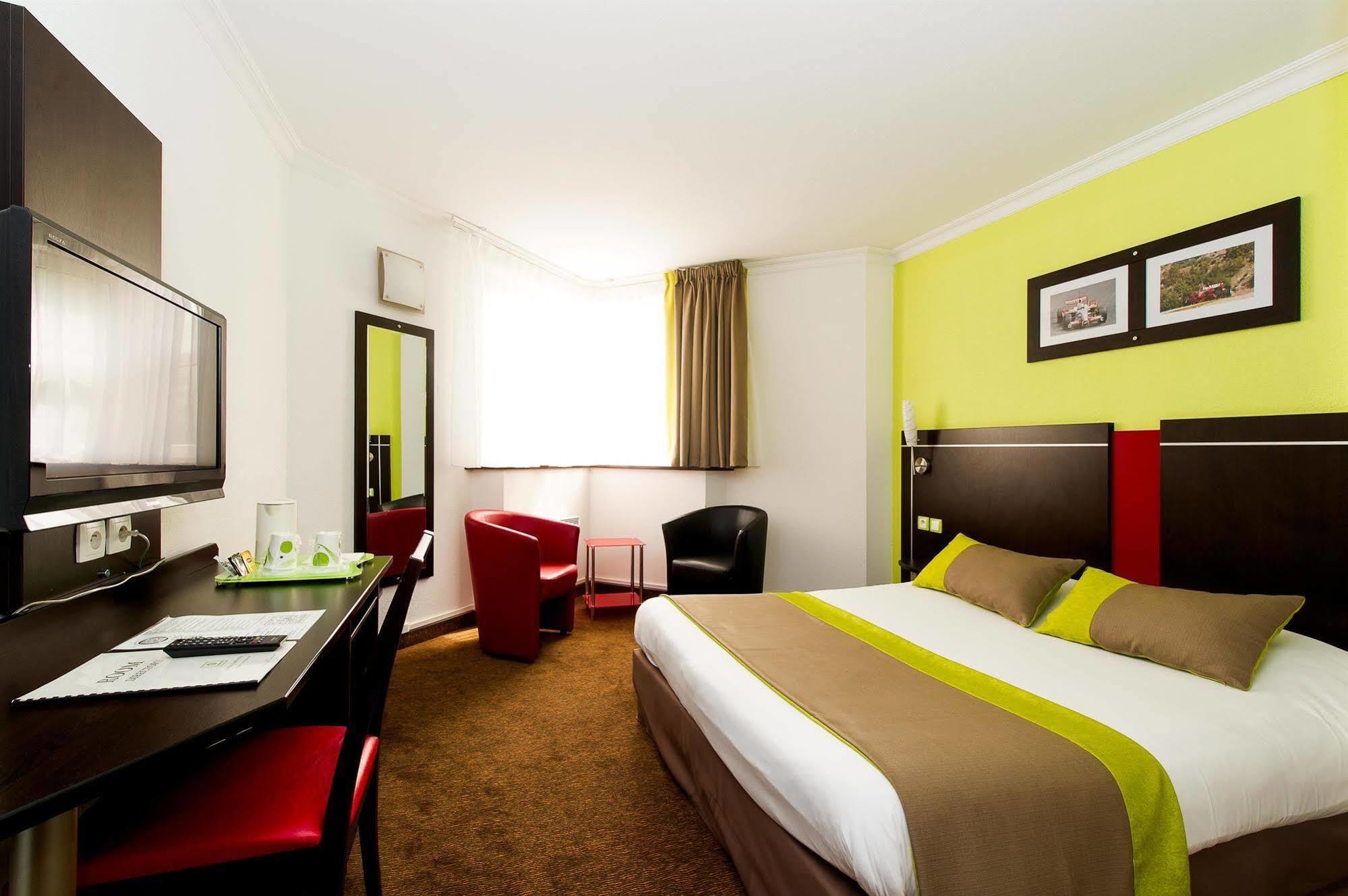 Campanile Reims Centre - Cathedrale Hotel Екстериор снимка