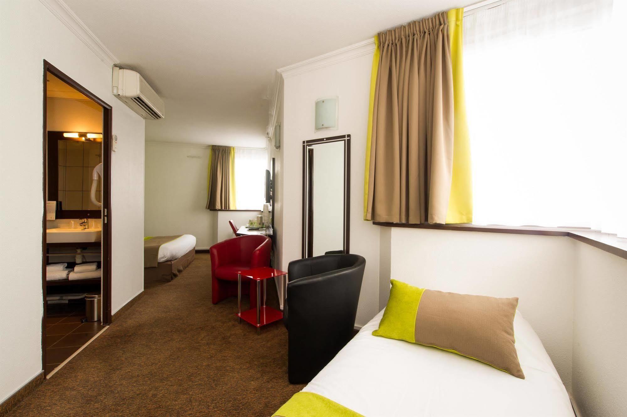 Campanile Reims Centre - Cathedrale Hotel Екстериор снимка